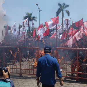 Desak Sekda Jepara Mundur, Seorang Anggota FKOJ Meninggal Saat Unjuk Rasa